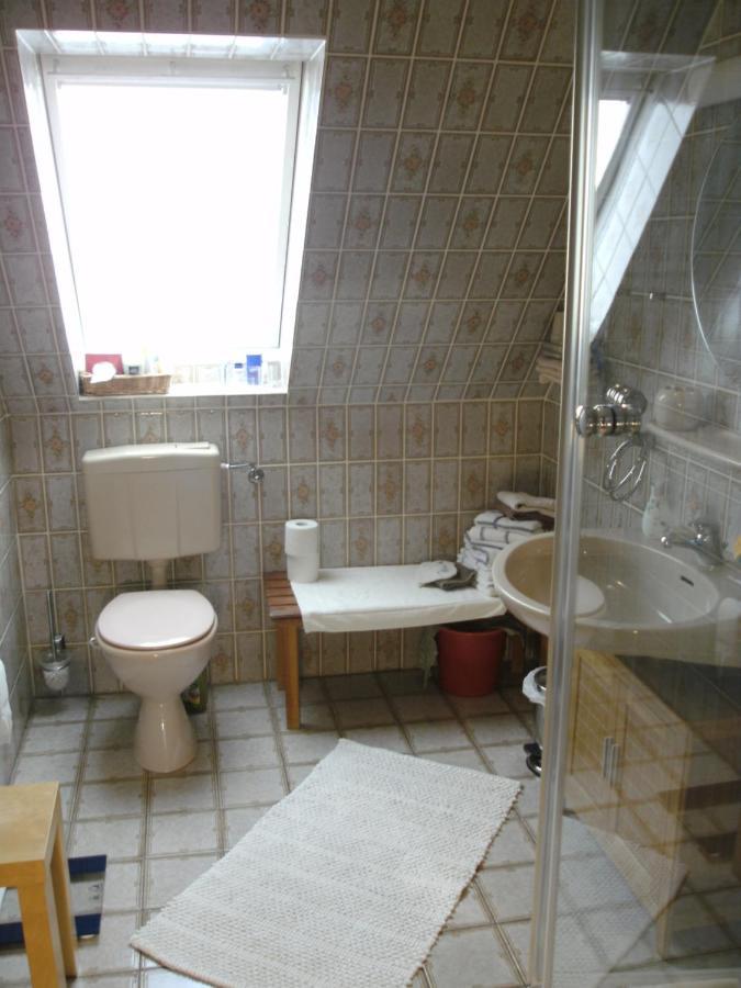 Haus Mit Lilie Und Rose Apartment Westerdeichstrich Exterior photo